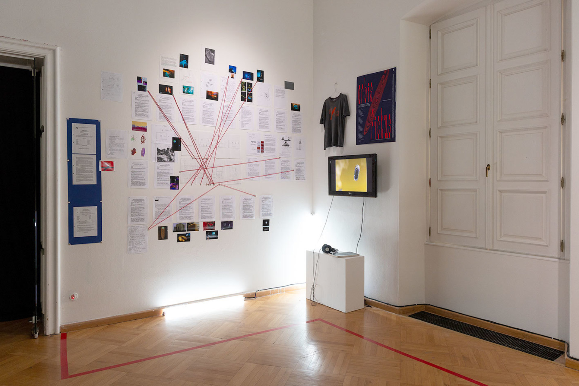 PROSTŘEDKY-PERFORMANCE_ORBIS-FICTUS-RE-VISITED_výstava_20.jpg