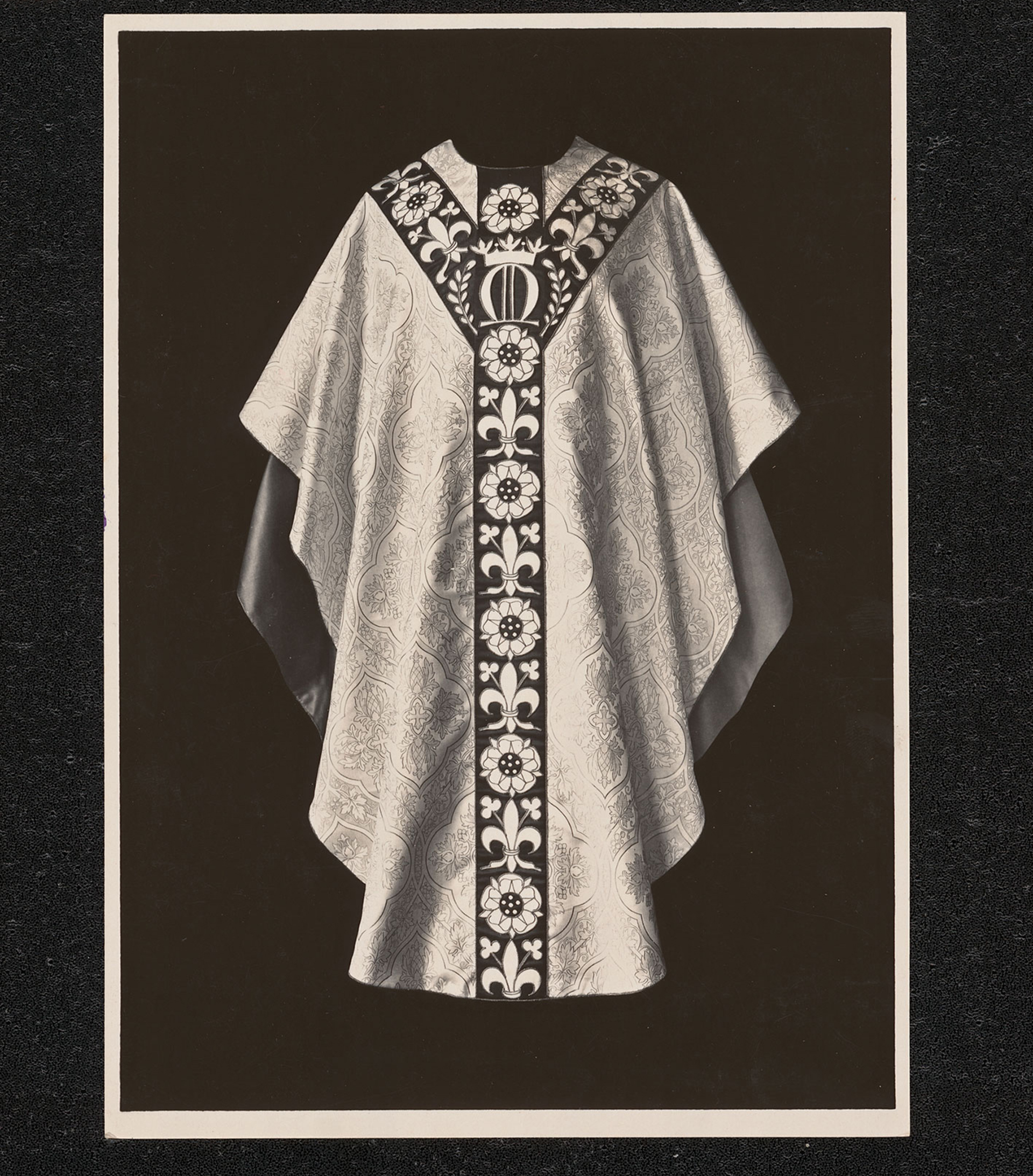 010__antiques_TIF.jpg